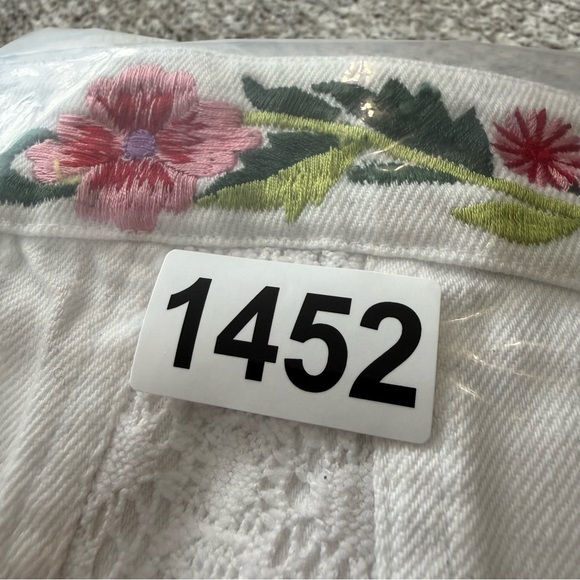 Boston Proper White Floral Embroidered Denim Jacket Size M Boho Cottagecore - Picture 8 of 8